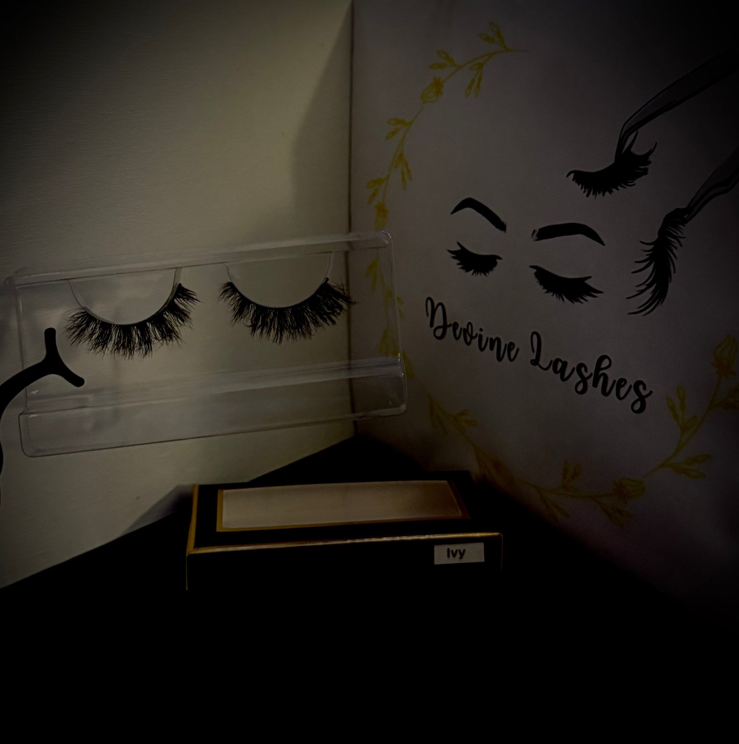 Lashes in style “Ivy”